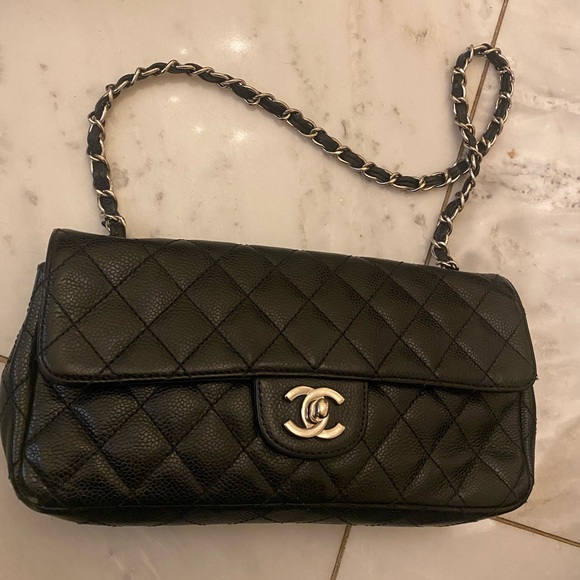Classic Vintage Chanel Bag - Picture 1 of 8
